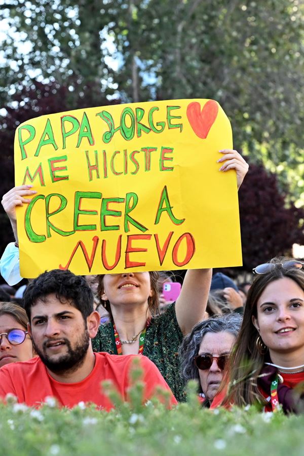 O segundo dia do Papa em Lisboa é celebrado com jovens