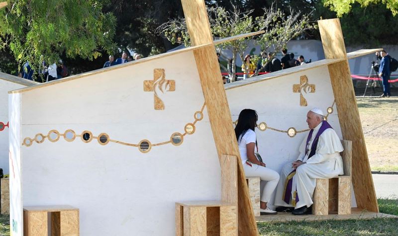 O 3.º dia do Papa entre bênçãos e confissões