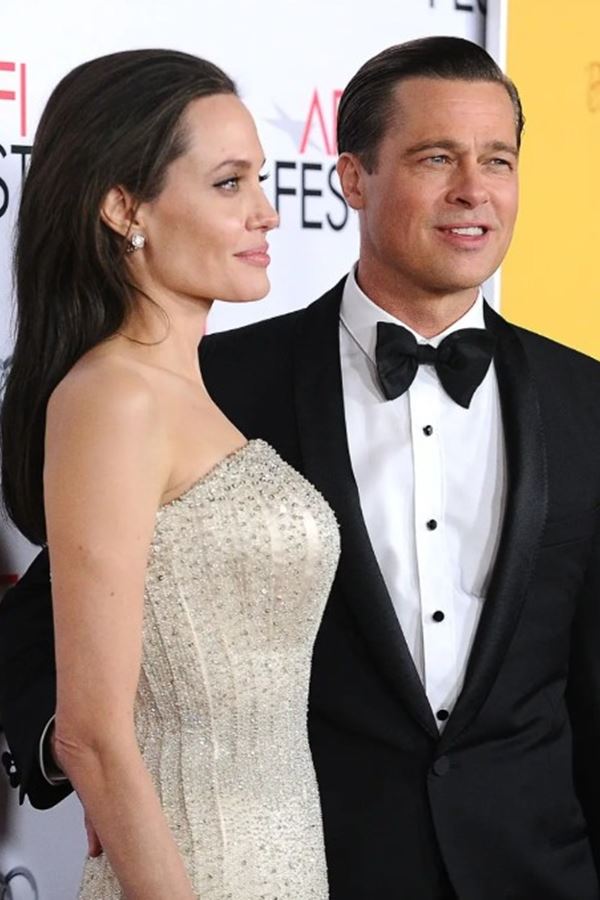 Tribunal dá razão a Angelina Jolie em batalha com Brad Pitt Tribunal dá razão a Angelina Jolie em batalha com Brad Pitt