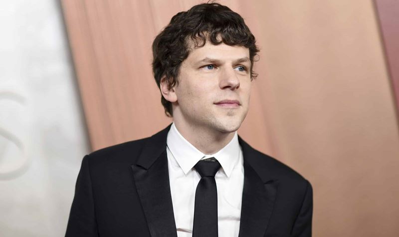 Jesse Eisenberg recusou voltar a ser Mark Zuckerberg no cinema