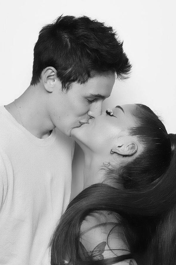 Ariana Grande é uma mulher casada!