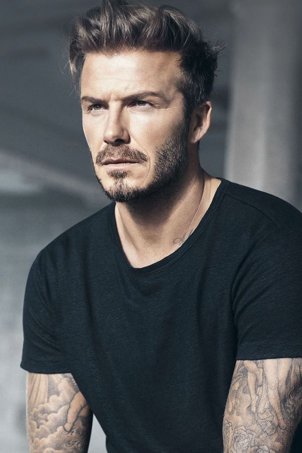 Suposta amante de David Beckham responde aos haters