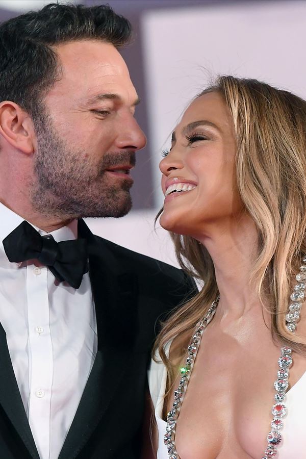 J-Lo e Ben Affleck vão casar... de novo.