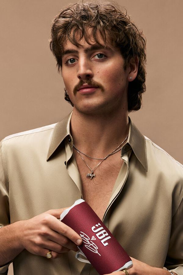 Benson Boone entra para o 1º lugar na Billboard Top Album Sales Benson Boone entra para o 1º lugar na Billboard Top Album Sales