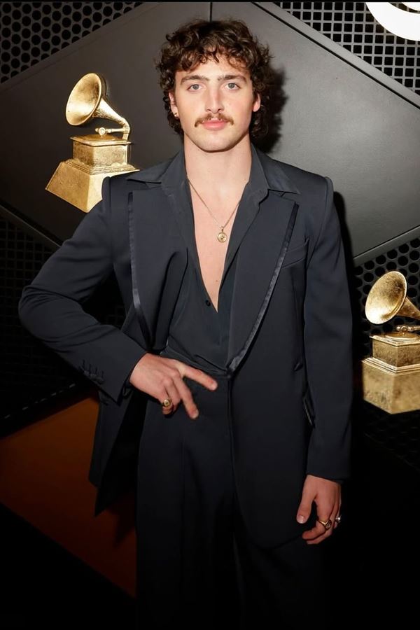 Benson Boone e o gesto insólito nos Grammys