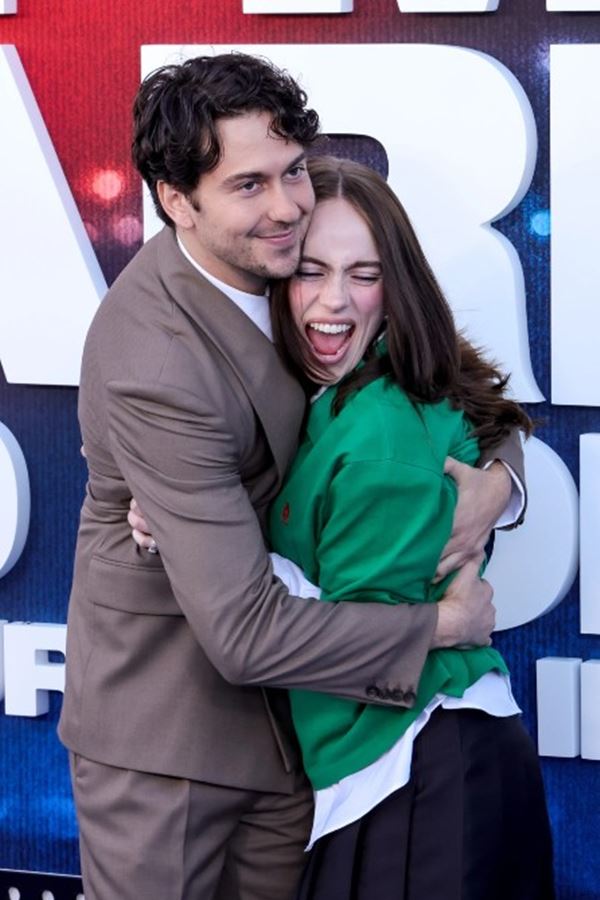 Billie Eilish e Nat Wolff estreiam-se numa red carpet