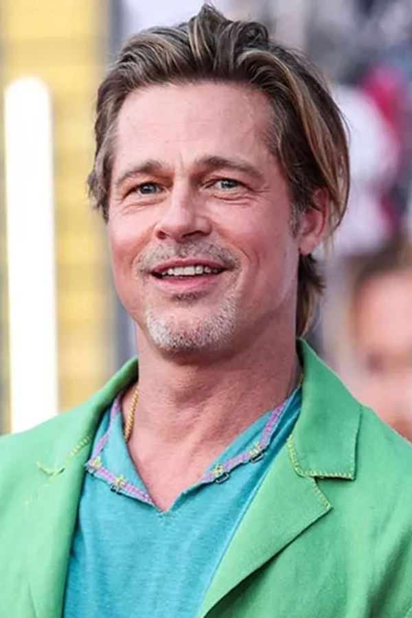 Brad Pitt celebra aniversário com nova namorada!