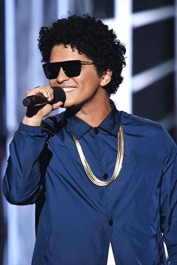 Afinal, Bruno Mars não tem dívidas nenhumas!