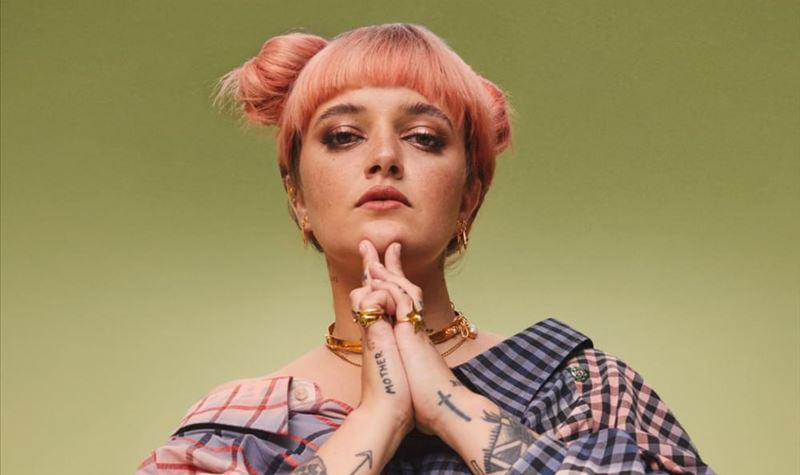 Carolina Deslandes no A COLORS SHOW