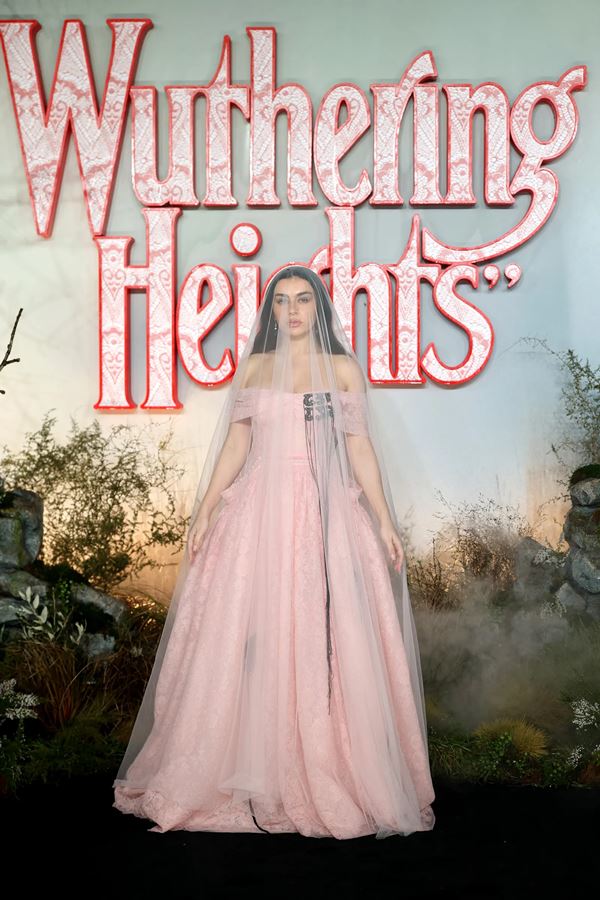 Estreou "Wuthering Heights": o filme e o álbum