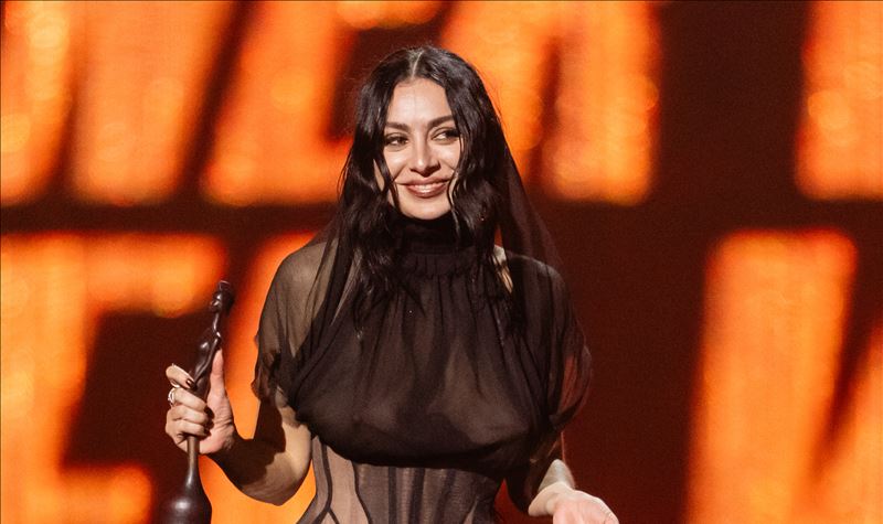 Charli XCX anuncia fim da carreira musical? Charli XCX anuncia fim da carreira musical?