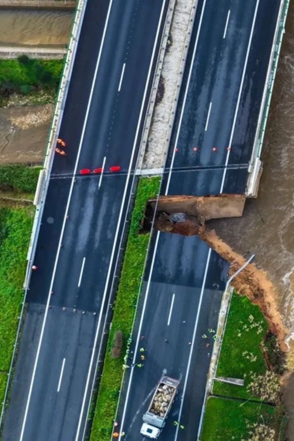 Cheias em Coimbra: ruiu parte da A1