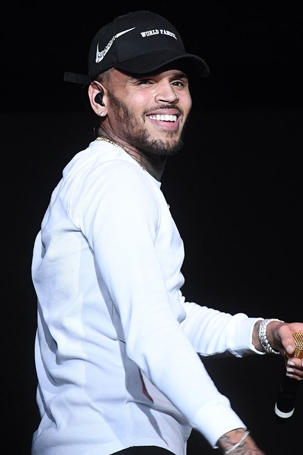 Acidente em concerto de Chris Brown.