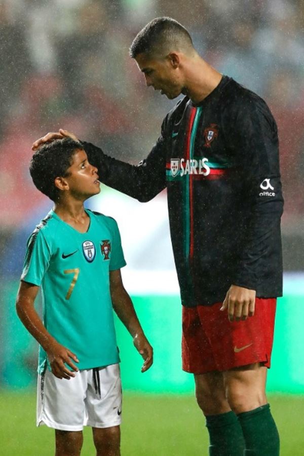 Filho de Cristiano Ronaldo convocado para a Seleção Sub-15 Filho de Cristiano Ronaldo convocado para a Seleção Sub-15