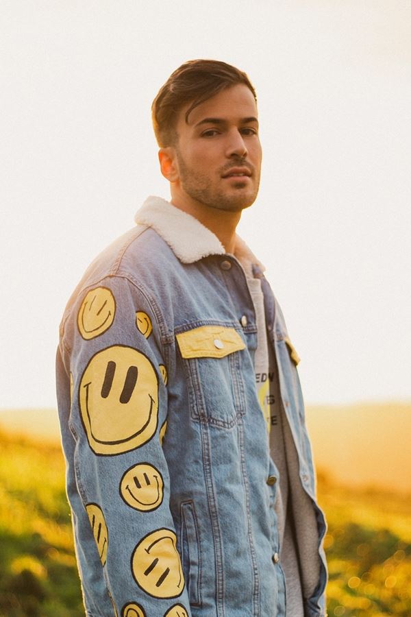 David Carreira celebra aniversário com um live acústico