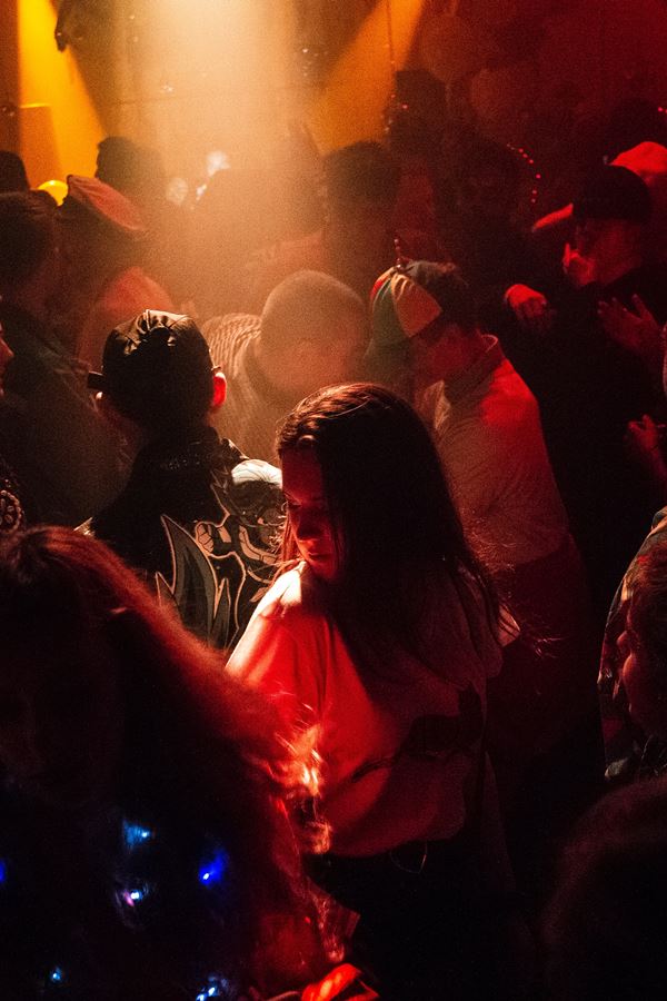 Bares e discotecas reabrem a 1 de outubro