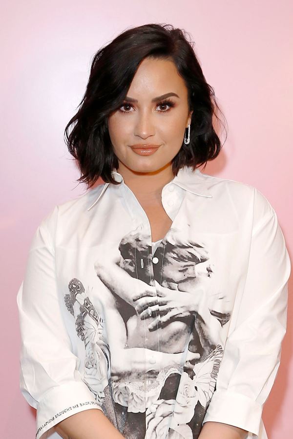 Demi Lovato anuncia versão rock de um mega hit.