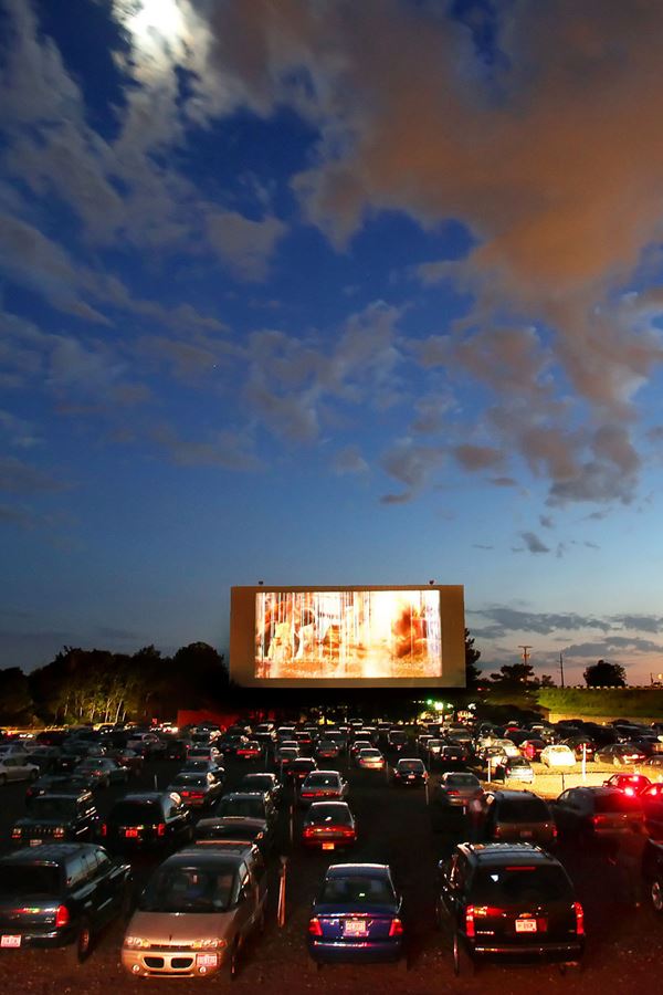 Há cinema drive-in este verão!