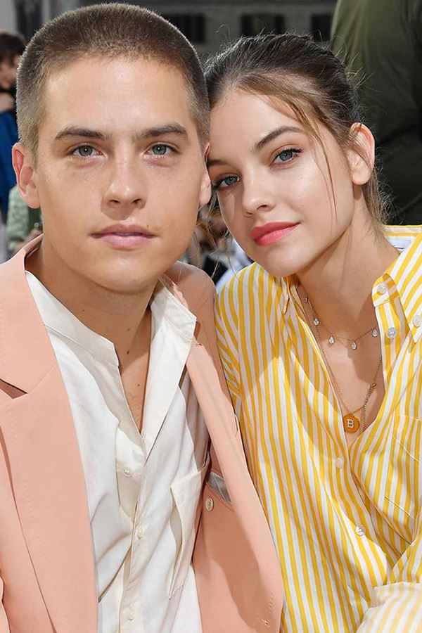 Dylan Sprouse surpreende a esposa