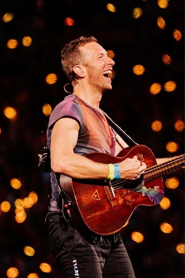 Coldplay faz aparição no concerto de despedida de Elton John