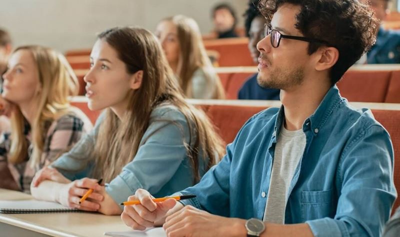 Exames Nacionais à porta e não sabes por onde começar? Damos-te umas dicas!
