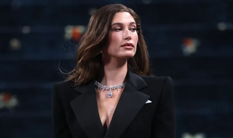Hailey Bieber fala sobre ser mãe e diz que quer ter mais filhos