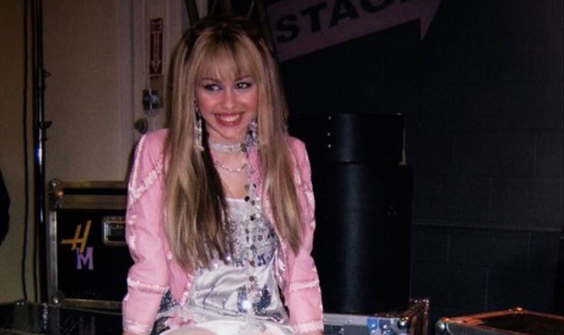 Miley Cyrus volta ao papel de "Hannah Montana" para especial de 20 anos