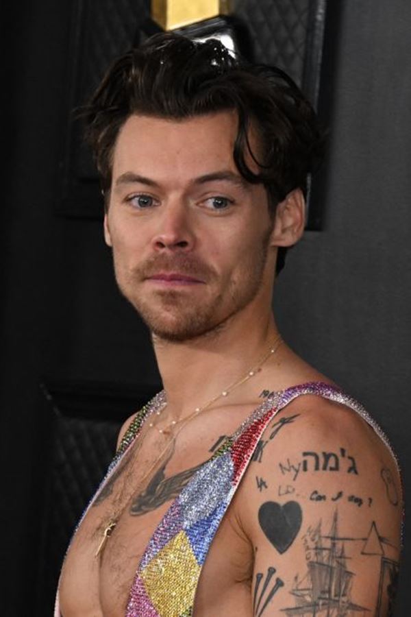 Harry Styles tem uma tatuagem dedicada à 'ex' namorada?