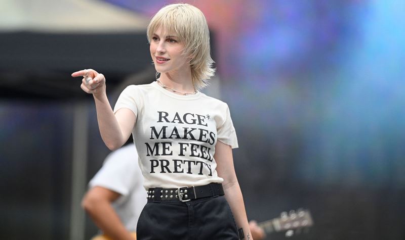 Há 17 músicas novas de Hayley Williams, de surpresa!
