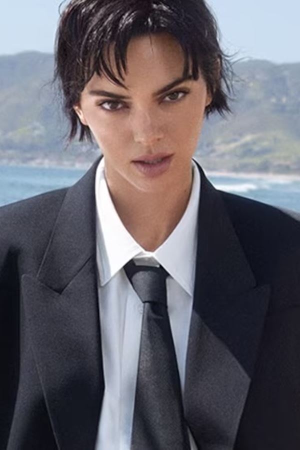 Kendall Jenner tem um novo corte de cabelo!