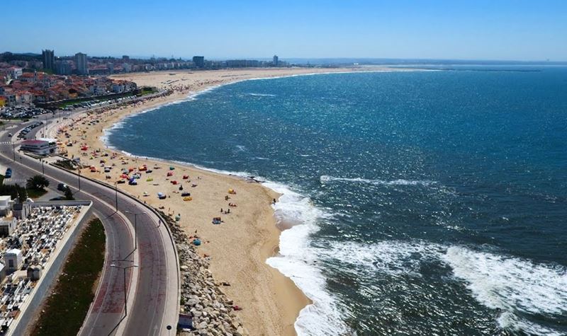 Sabe aqui qual é a maior praia urbana da Europa!