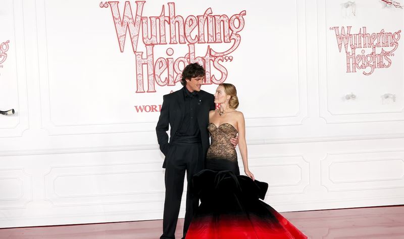 Anéis a combinar mas corações ocupados: Margot Robbie e Jacob Elordi confundem fãs (e não só!) Anéis a combinar mas corações ocupados: Margot Robbie e Jacob Elordi confundem fãs (e não só!)