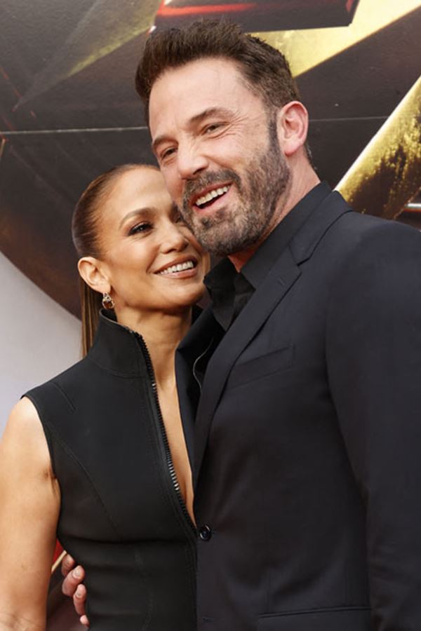 Jennifer Lopez e Ben Affleck estão oficialmente divorciados