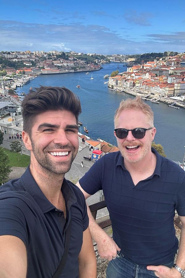 Jesse Tyler Ferguson a aproveitar o sol de Portugal!