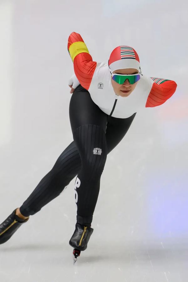 Jéssica Rodrigues é campeã mundial de Patinagem de Velocidade no Gelo