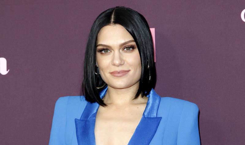 Jessie J é criticada por publicações da sua gravidez
