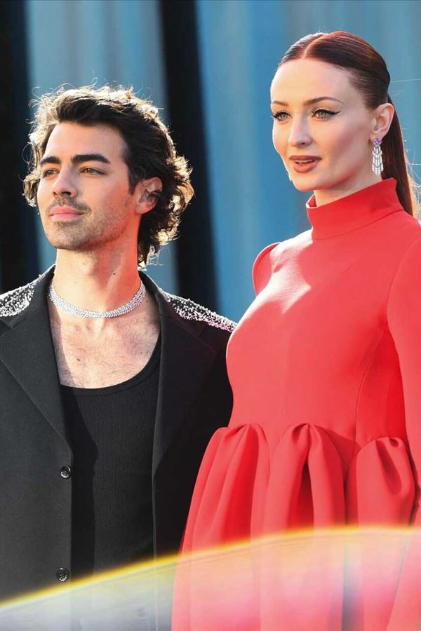 Joe Jonas muda letra de música devido à separação com Sophie Turner