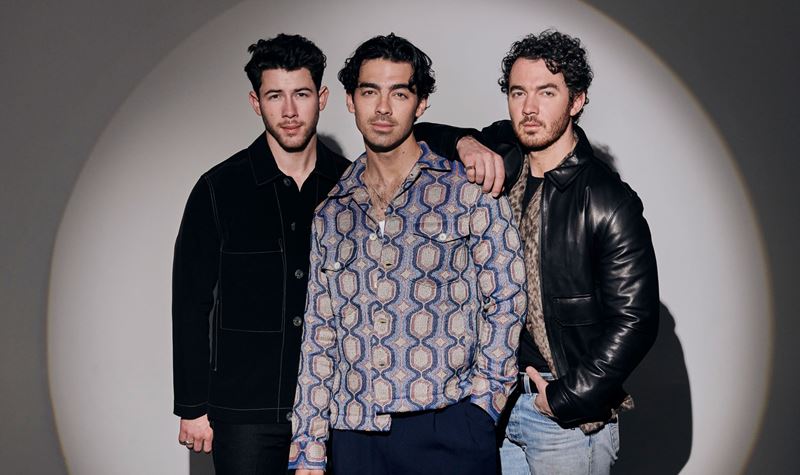 Álbum novo dos Jonas Brothers!