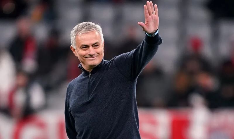 Mourinho deixa o Benfica e regressa ao Real Madrid
