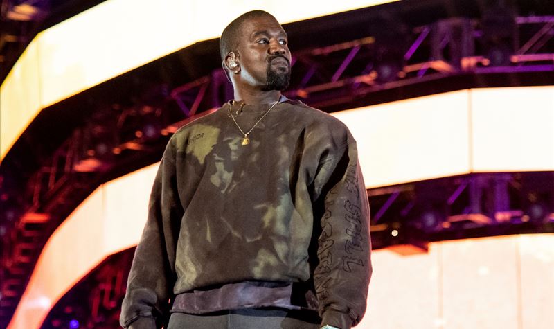 Kanye West atuou para milhares de pessoas em Istambul depois de vários concertos cancelados