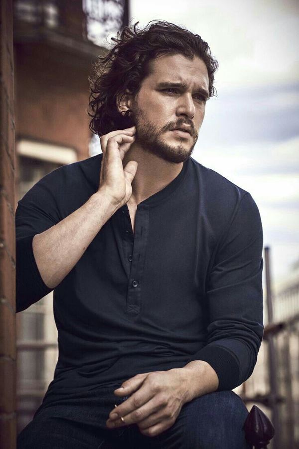 "Jon Snow" mudou de look!