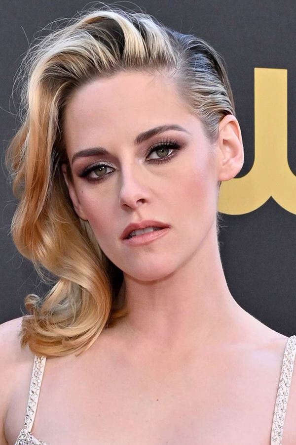 Kristen Stewart admite sair dos EUA por ameaças à indústria do cinema Kristen Stewart admite sair dos EUA por ameaças à indústria do cinema