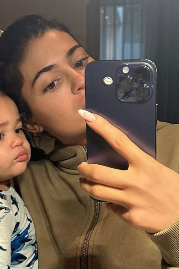 Nome de filho de Kylie Jenner finalmente revelado!