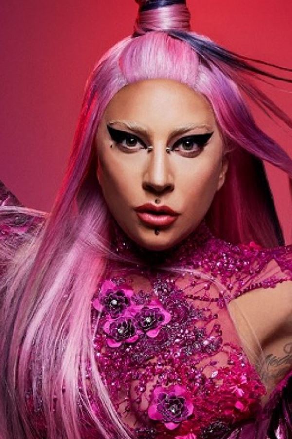 Gaga estreia programa de rádio