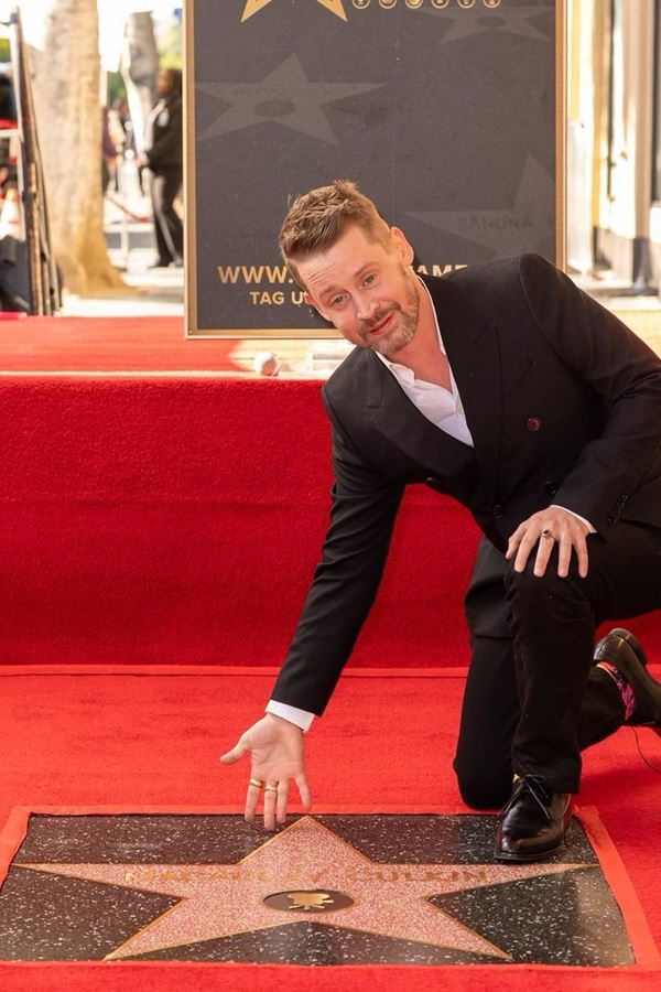 Macaulay Culkin recebe estrela no Walk of Fame!