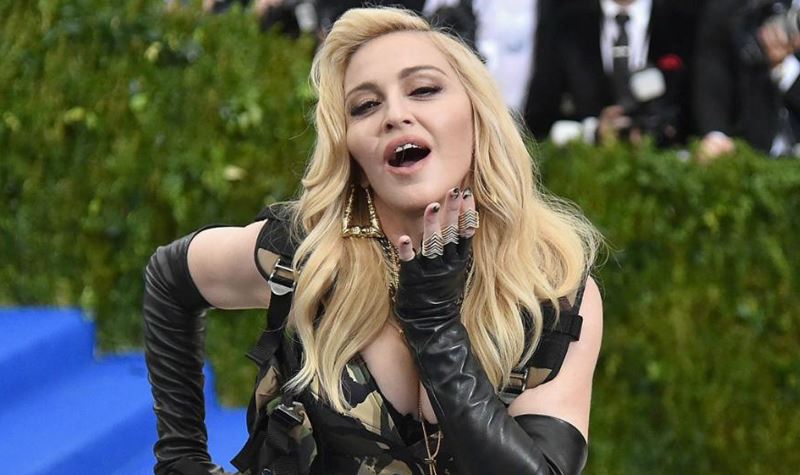 Et voilà!! Madonna anuncia novo álbum Et voilà!! Madonna anuncia novo álbum