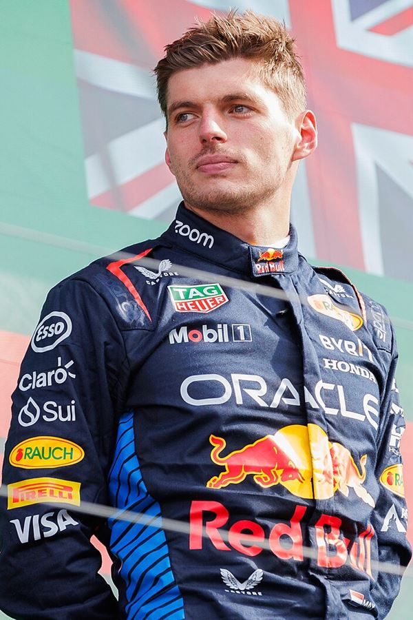 Max Verstappen vai ser pai pela primeira vez