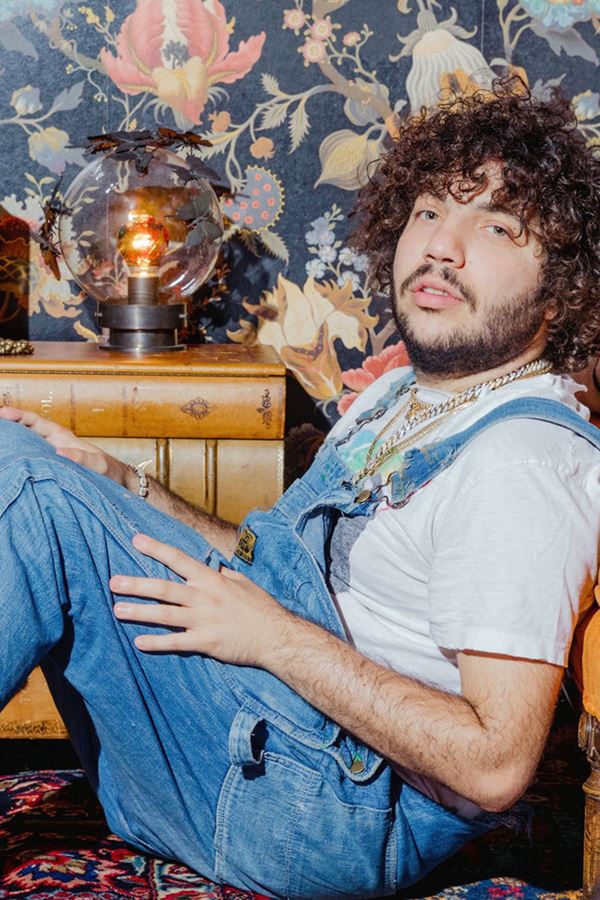 Mãe de Benny Blanco vive momentos de terror barricada na casa de banho durante assalto