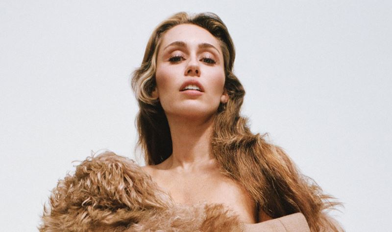Miley Cyrus quer cantar para um filme de James Bond!
