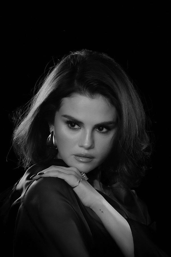 SELENA GOMEZ SELENA GOMEZ